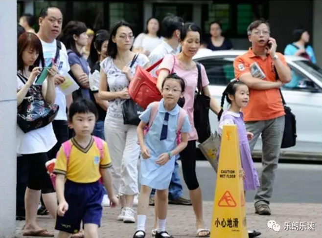 香港学生阅读能力排名下跌，没补习的学生分数竟然更高？！